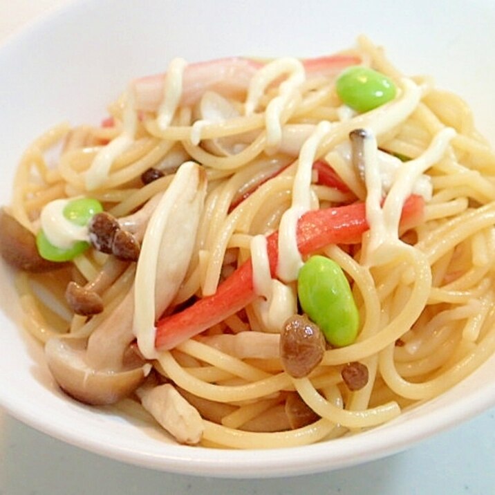 中華あじで　しめじ・かにかま・枝豆のパスタ